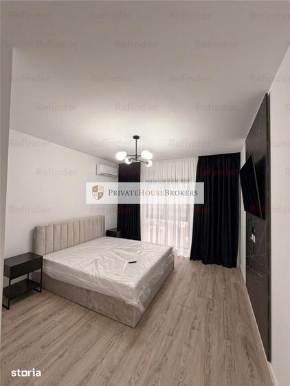 Apartament cu 3 camere semidecomandat în Central