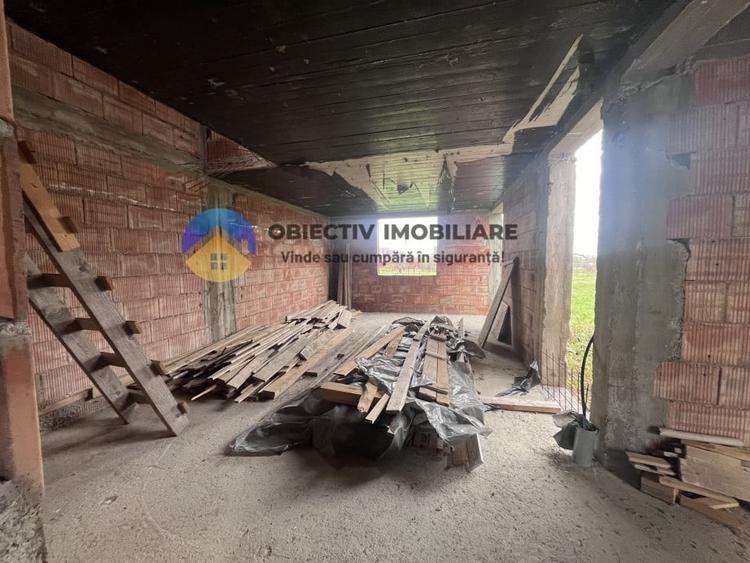 Casă cu 4 camere cu Teren 789 Mp în Vest