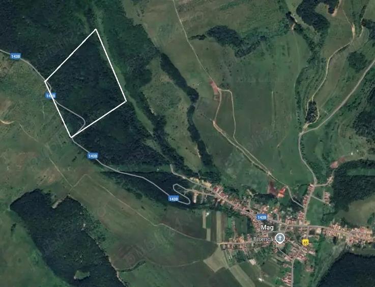 Teren de 127100 mp, în Central