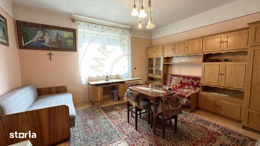 Casă cu 3 camere cu Canalizare în Central