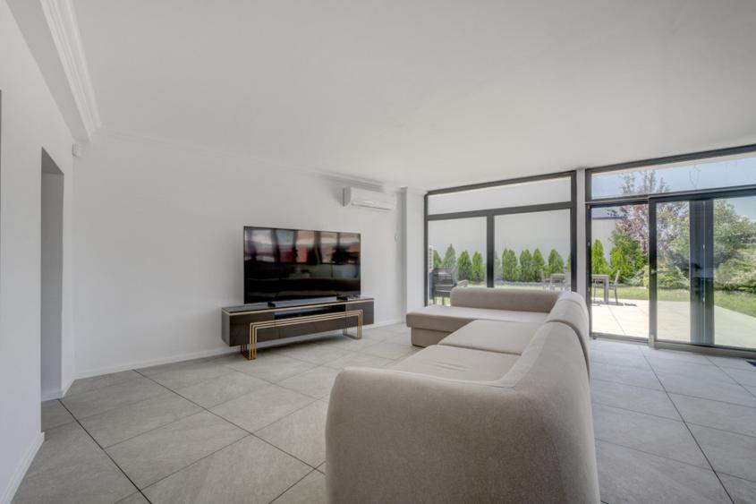 Apartament cu 5 camere decomandat în Timpuri Noi
