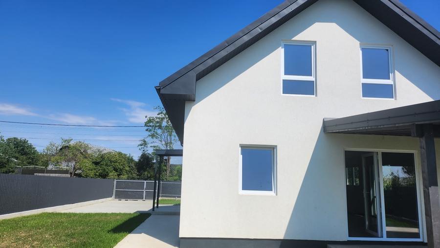 Casă cu 5 camere cu Garaj în Fântânele (Hemeiuș)