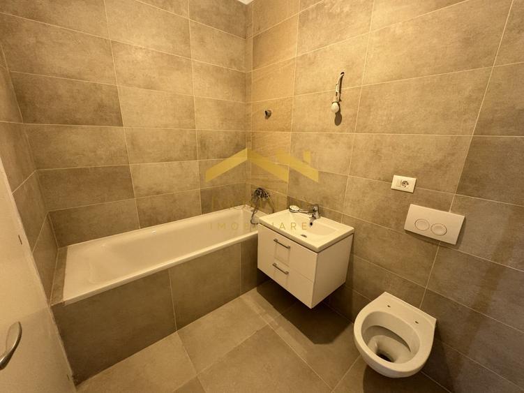 Penthouse cu 3 camere decomandat în Aradului