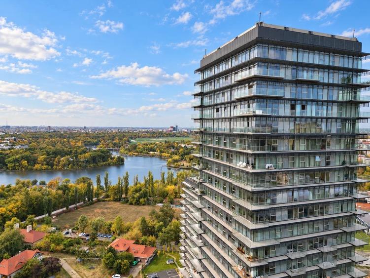 Apartament cu 4 camere decomandat în Floreasca