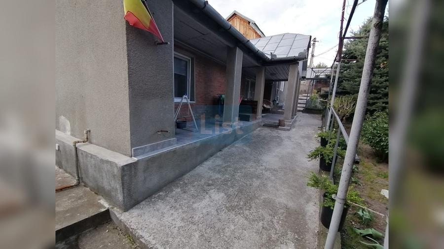 Casă cu 2 camere cu Teren 389 Mp în Central