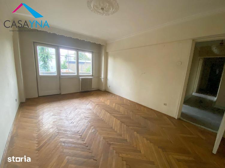 Apartament cu 3 camere decomandat în Republicii