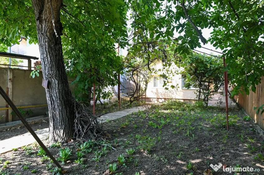 Casă cu 2 camere cu Teren 444 Mp în Pleașa