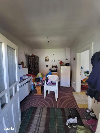 Casă cu 2 camere cu Teren 1100 Mp în Teiu
