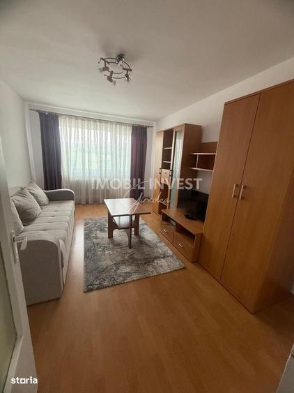 Apartament cu 3 camere în Cetate
