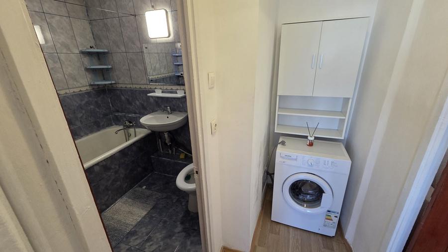 Apartament cu 2 camere nedecomandat în Central