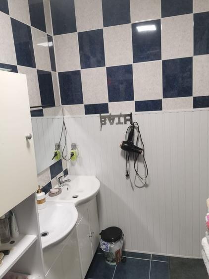 Casă individuală cu 4 camere cu Canalizare în Apărătorii Patriei
