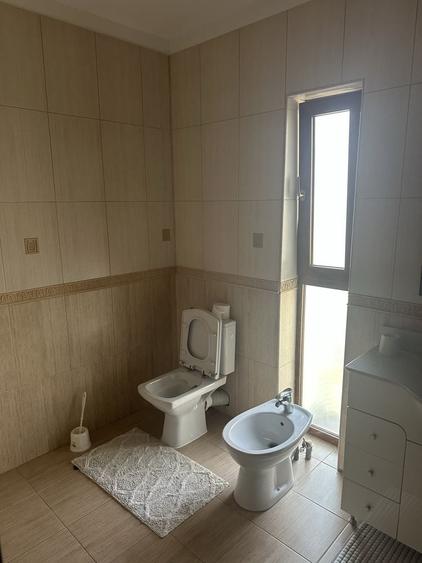 Casă cu 4 camere în Giroc