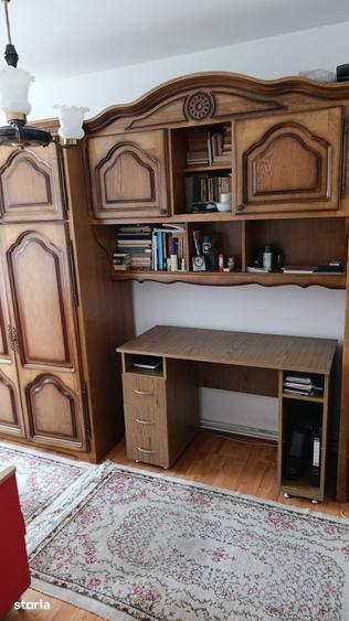 Apartament cu 3 camere decomandat în Moroasa 1