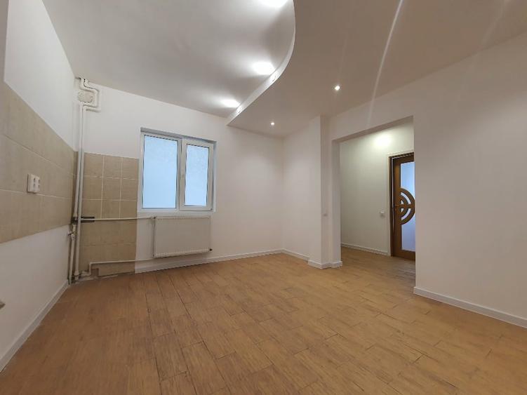 Apartament cu 3 camere decomandat în Prelungirea Ferentari