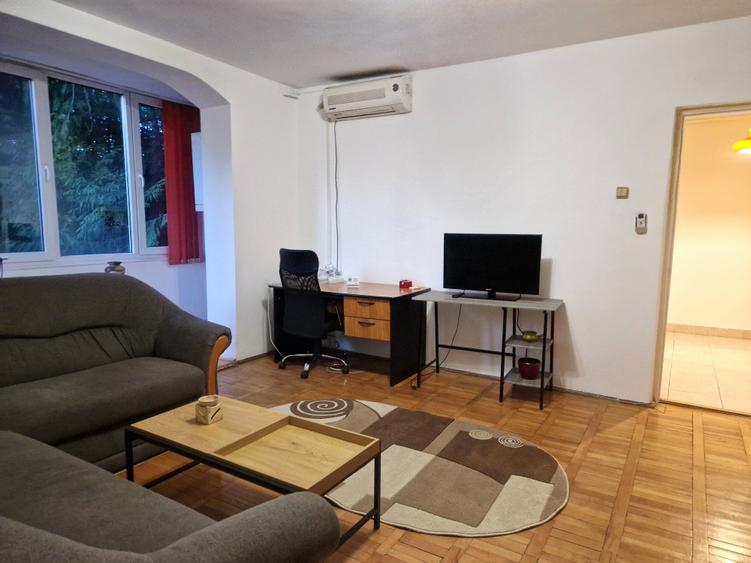 Apartament cu 2 camere semidecomandat în Complex Studențesc
