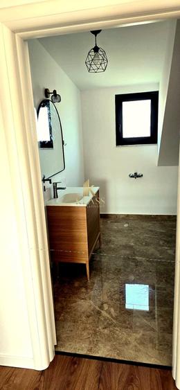 Duplex cu 4 camere cu Canalizare în Otopeni