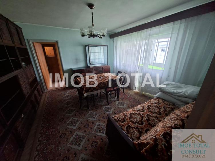 Apartament cu 3 camere semidecomandat în Găvana 2
