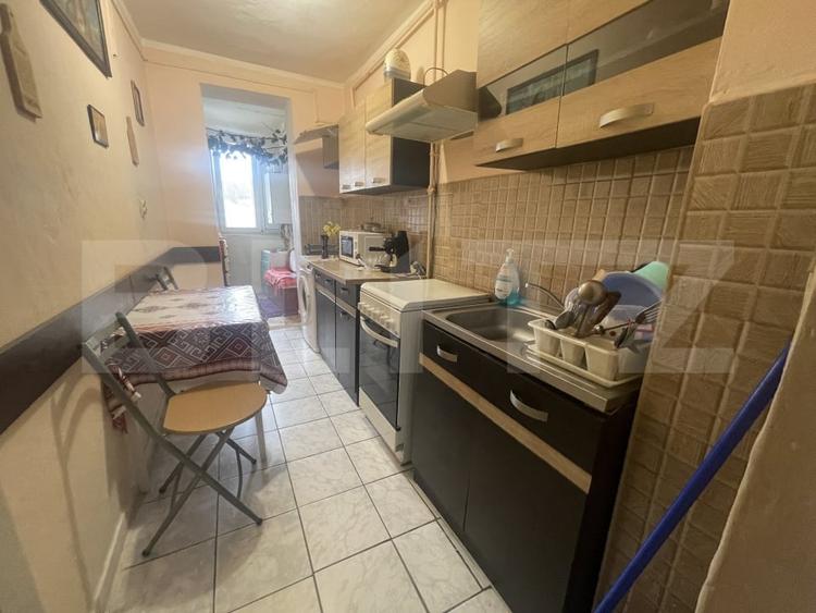 Apartament cu 3 camere decomandat, mobilat în Central