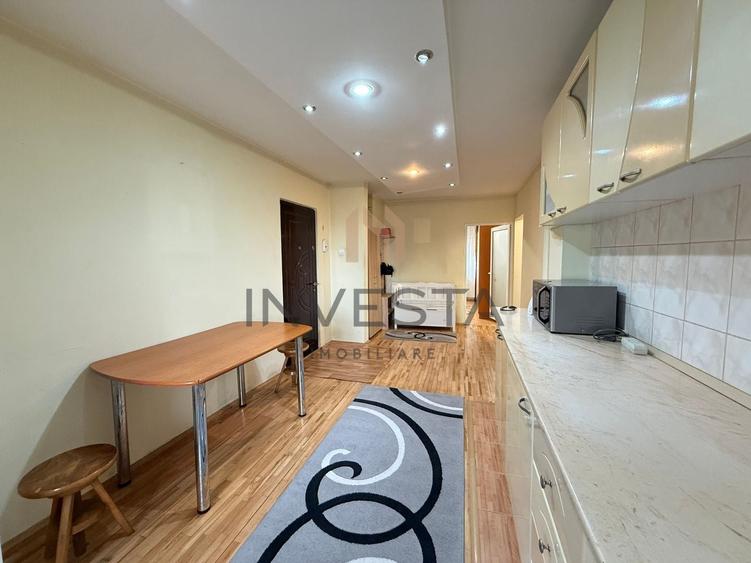 Apartament cu 3 camere decomandat, mobilat în Între Lacuri