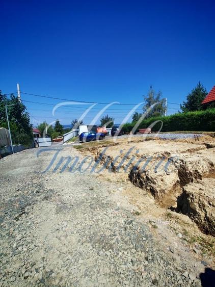 Casă individuală cu 4 camere cu Garaj în Făget