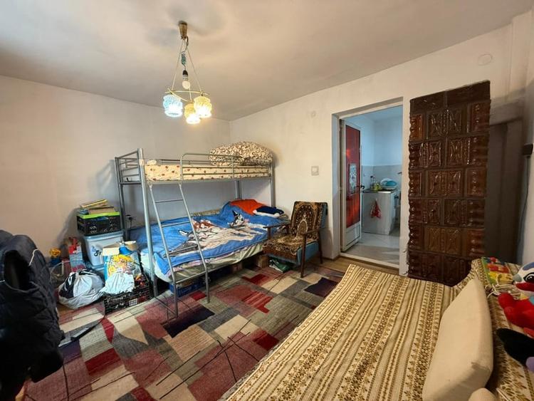 Casă individuală cu 3 camere cu Canalizare în Mehala