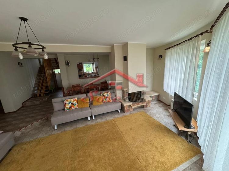 Casă cu Teren 2404 Mp în Cornu