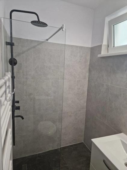Garsonieră decomandată în Precista