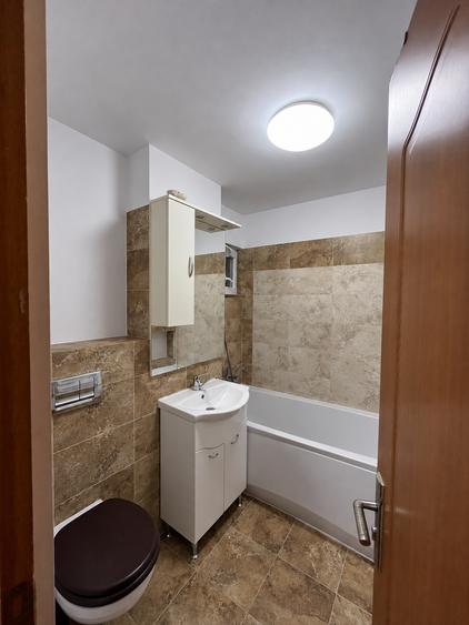 Apartament cu 3 camere decomandat în Lipovei