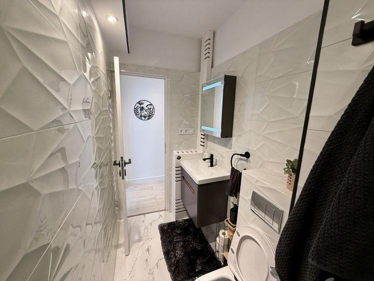 Apartament cu 2 camere semidecomandat, mobilat în Calea Victoriei