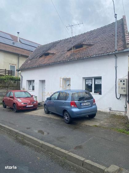 Casă cu 4 camere în Piața Cluj