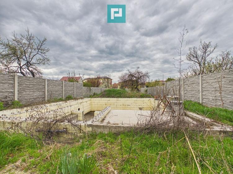 Casă individuală cu 7 camere cu Piscina în Pârneava