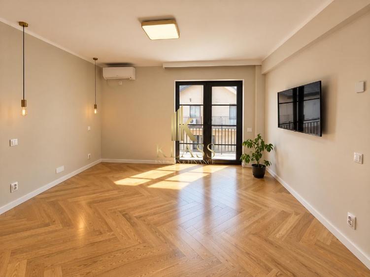 Duplex cu 5 camere cu Canalizare în Iancu Nicolae