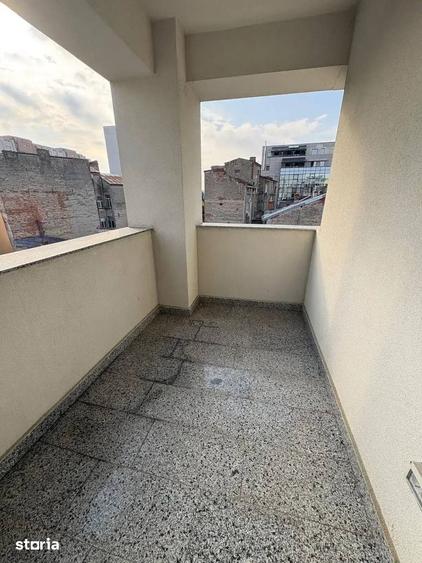 Apartament cu 3 camere decomandat în Centrul Civic