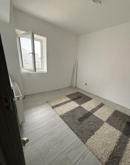 Apartament cu 5 camere decomandat, mobilat în Central