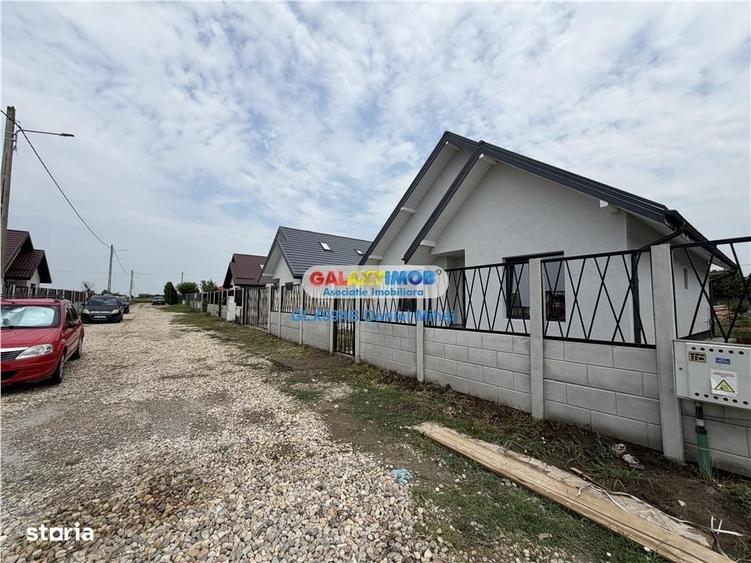 Casă cu 4 camere cu Teren 500 Mp în Domnești