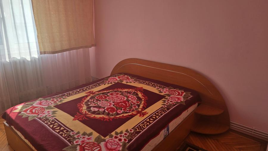 Apartament cu 2 camere decomandat în Piața Centrală