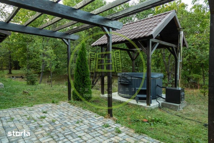 Casă cu 7 camere cu Teren 3515 Mp în Deda