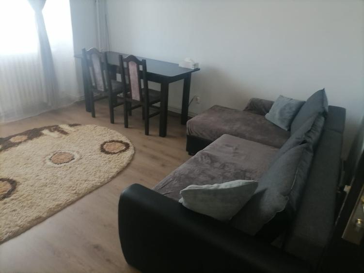 Persoana fizica inchiriez o camera in apartament de fete - 1