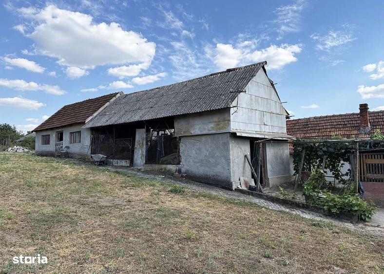 Casă cu 3 camere în Cetariu