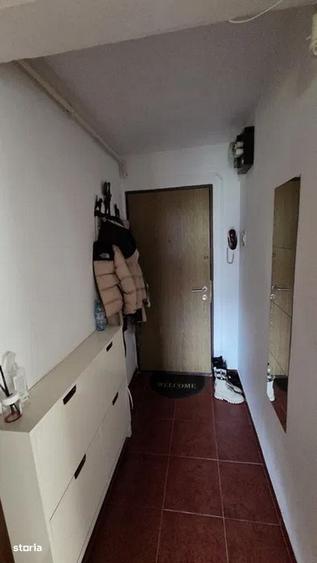 Apartament cu 2 camere semidecomandat în Gorjului