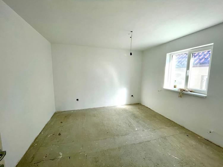 Casă individuală cu 4 camere cu Teren 1100 Mp în Central