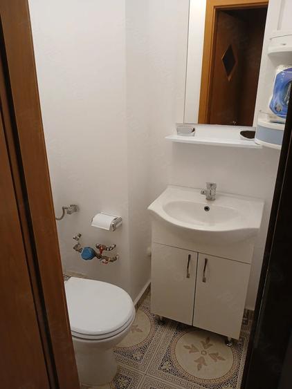 Apartament cu 3 camere decomandat în Girocului