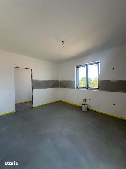 Casă cu 4 camere cu Teren 480 Mp în Central