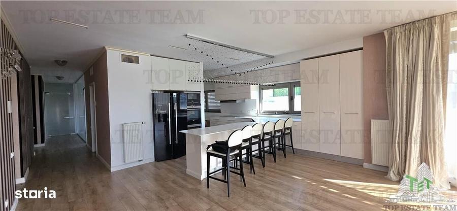 Apartament cu 4 camere decomandat, mobilat în Polonă
