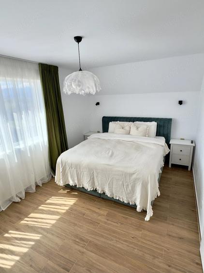 Casă cu 5 camere cu Teren 648 Mp în Sânpetru