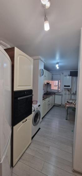 Apartament cu 3 camere semidecomandat în Giurgiului