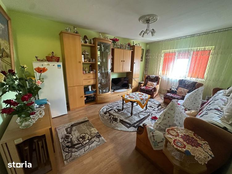 Apartament cu 3 camere decomandat în Tomești