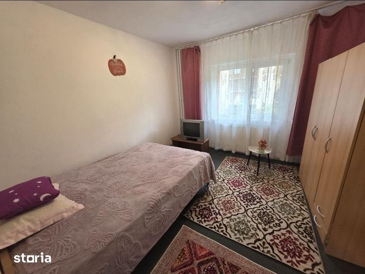 Apartament cu 3 camere în Tractorul