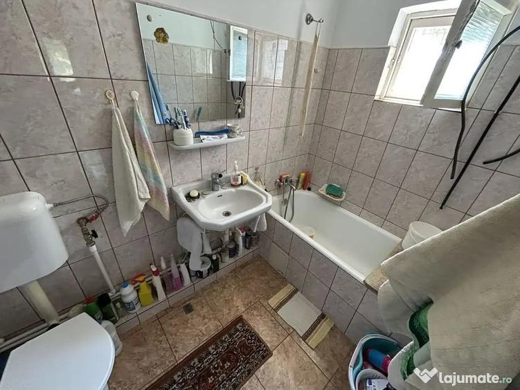 Apartament cu 3 camere decomandat în Dacia