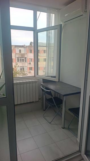 Garsonieră decomandată în Central